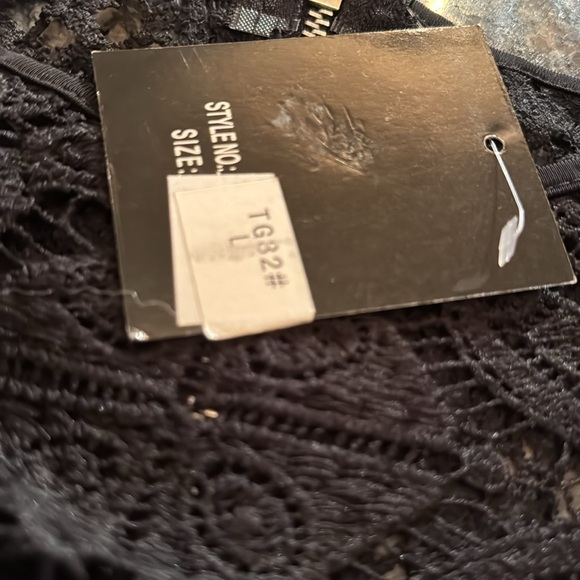 Crochet lace zip back black top NWT L - Picture 9 of 9